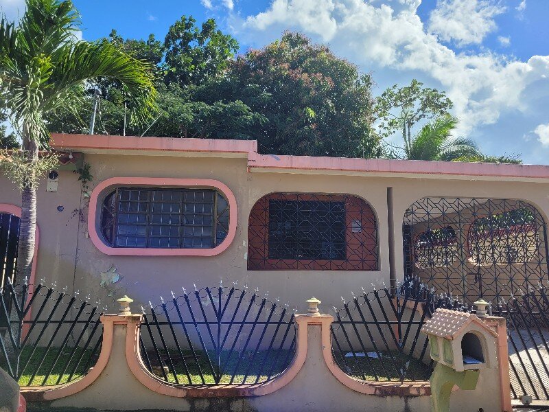 Ruby Realty 308 QUINTO CENTENAR