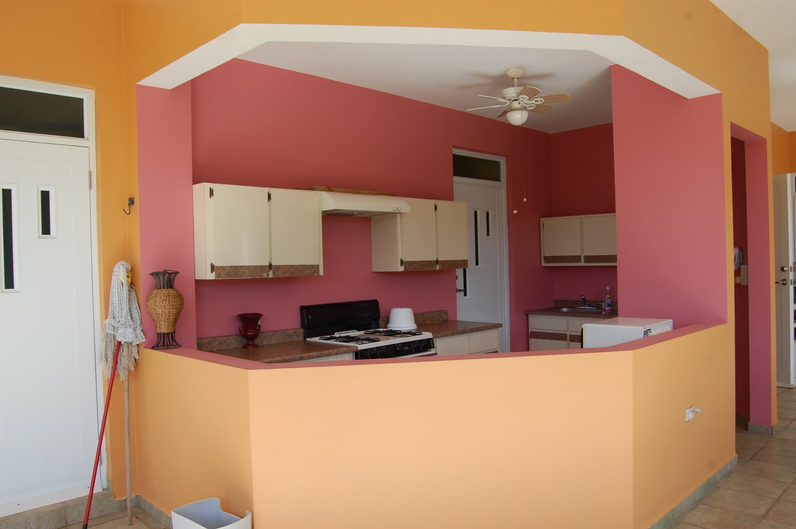 DSC 0570 Ruby REALTY