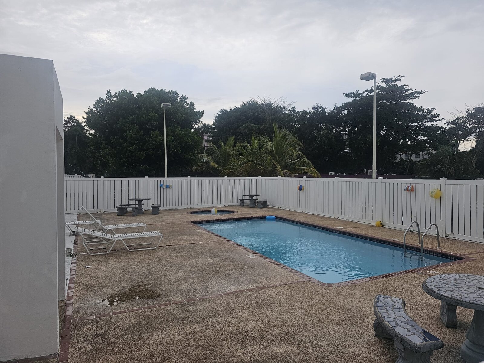 PISCINA