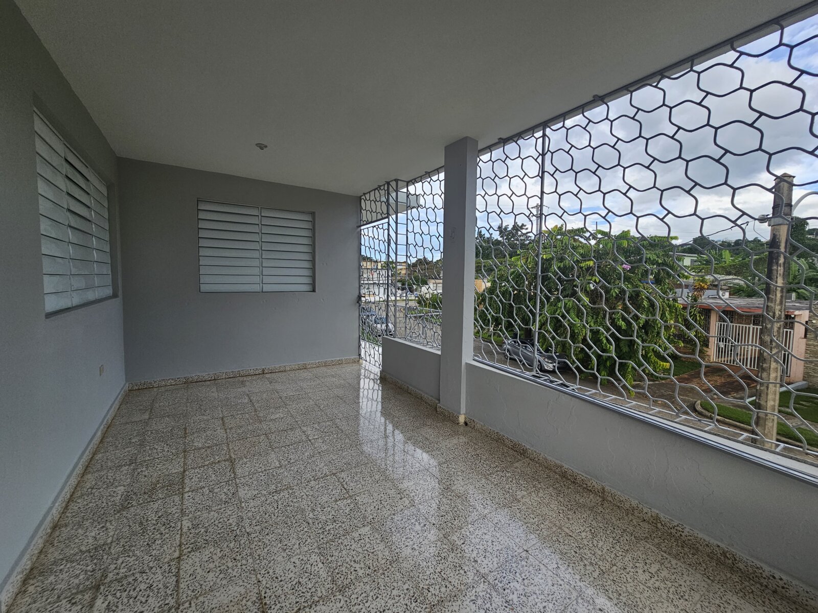 PORCH (1)
