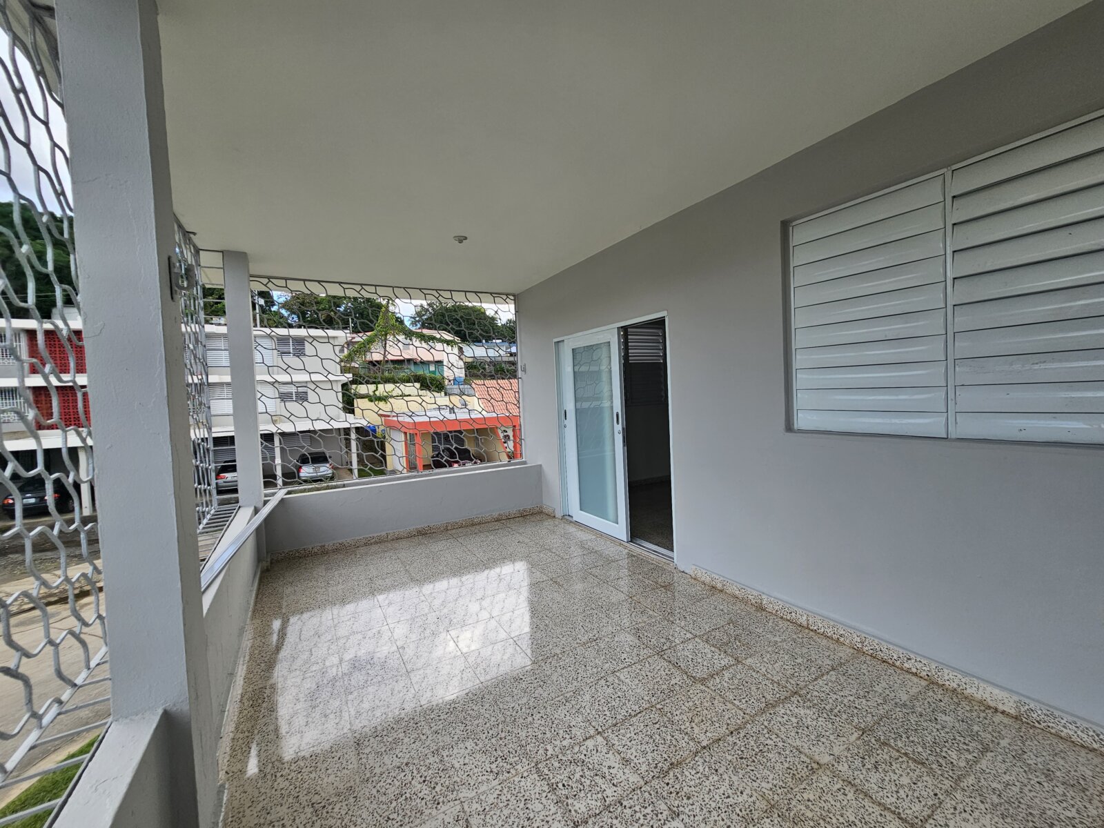 PORCH (2)
