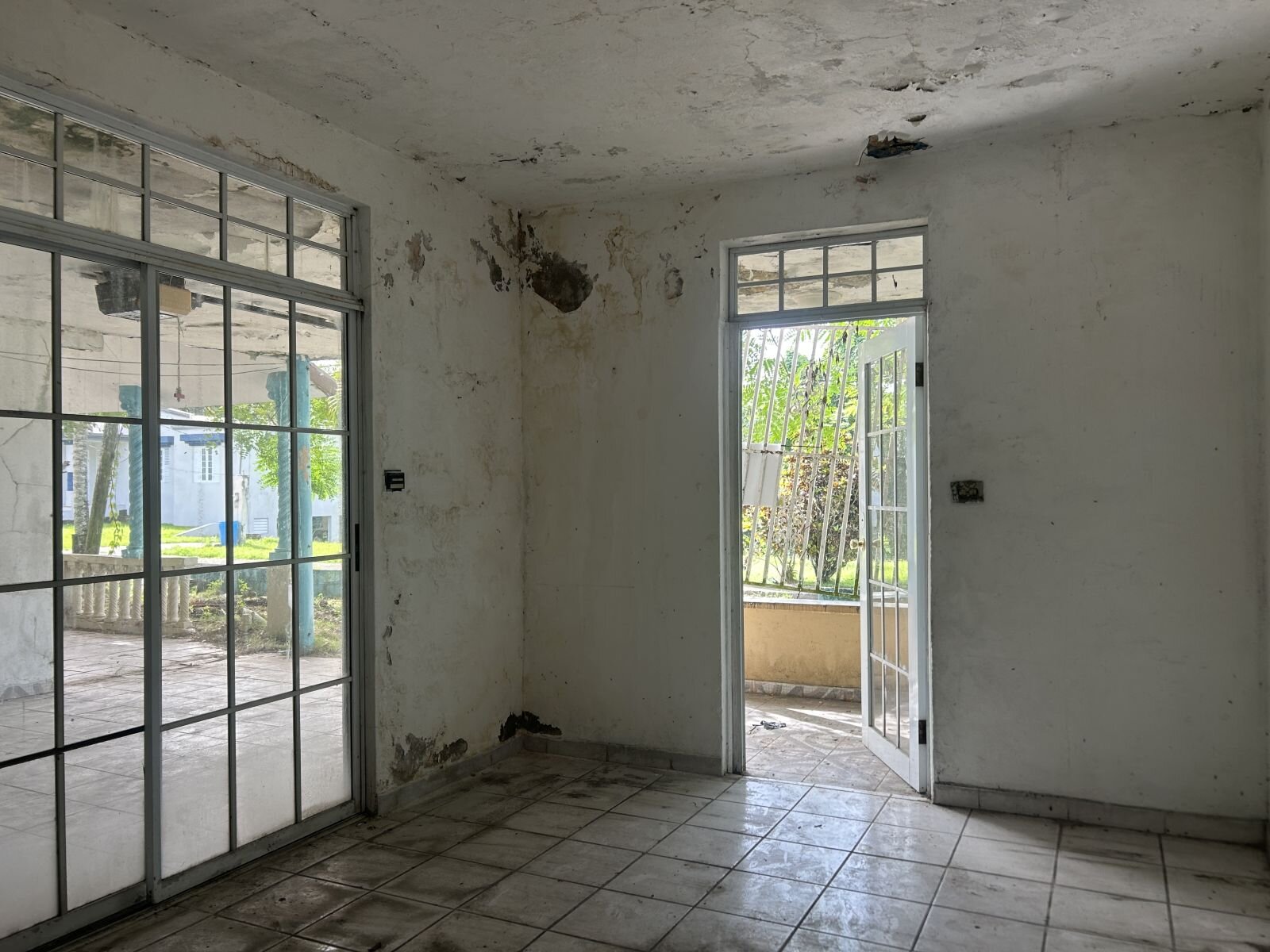 SALA (1)