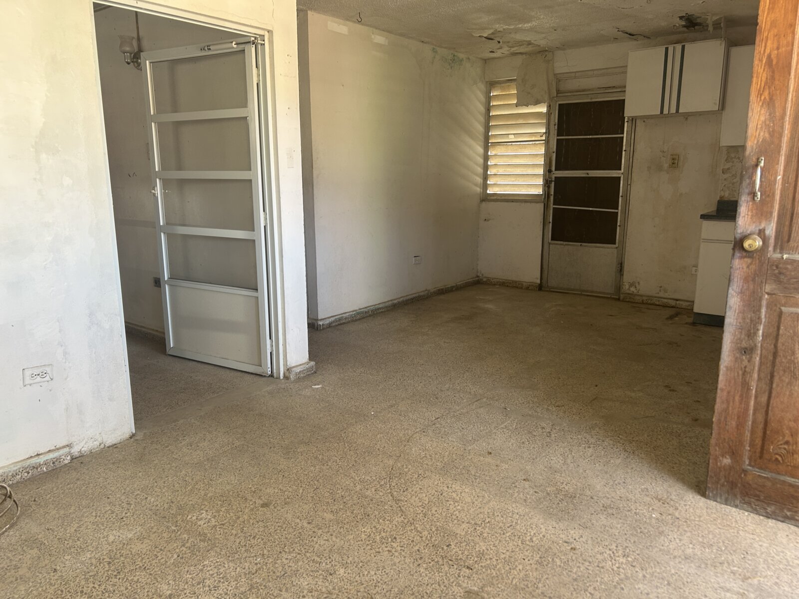 SALA (1)