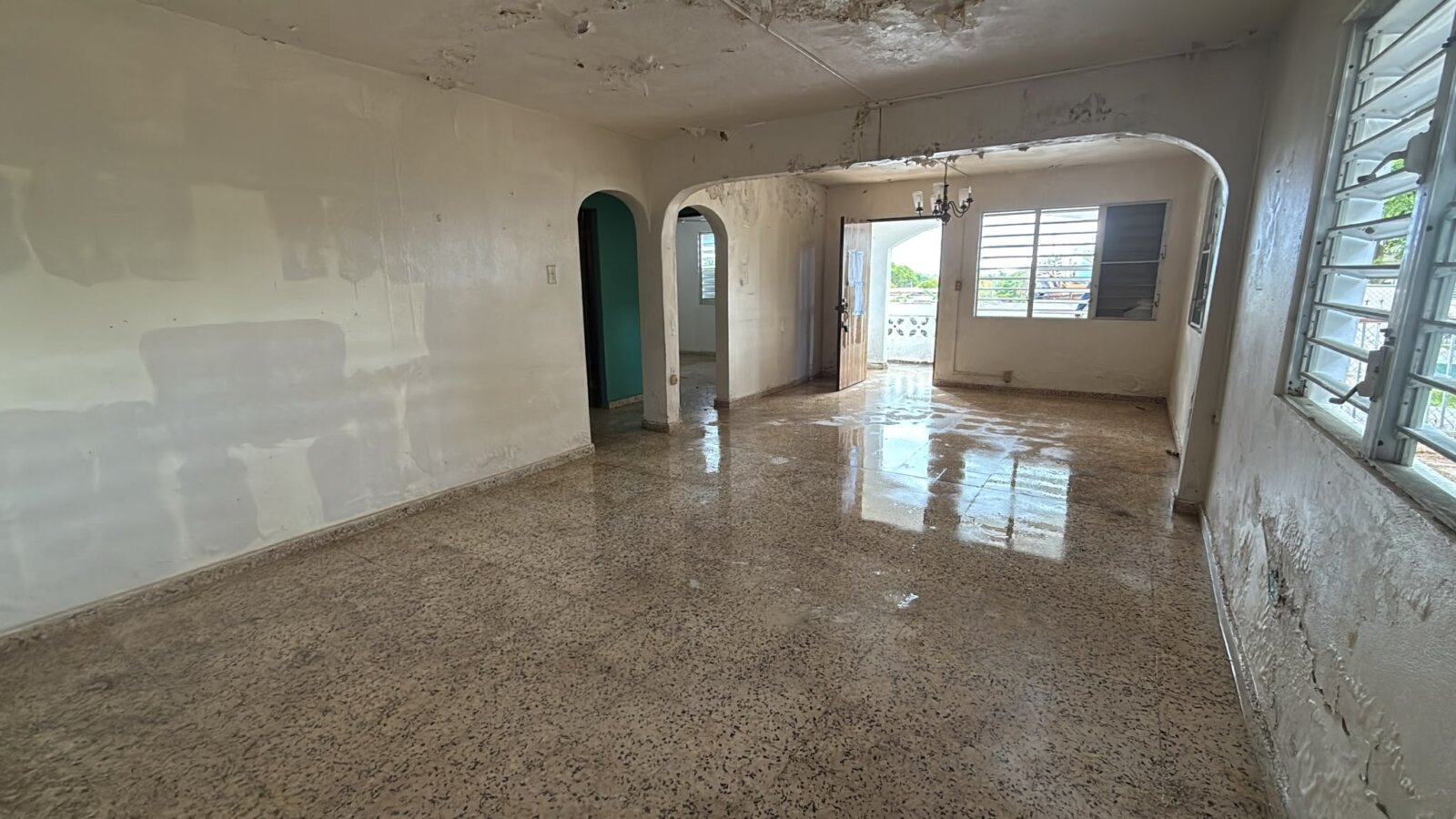 SALA (1)