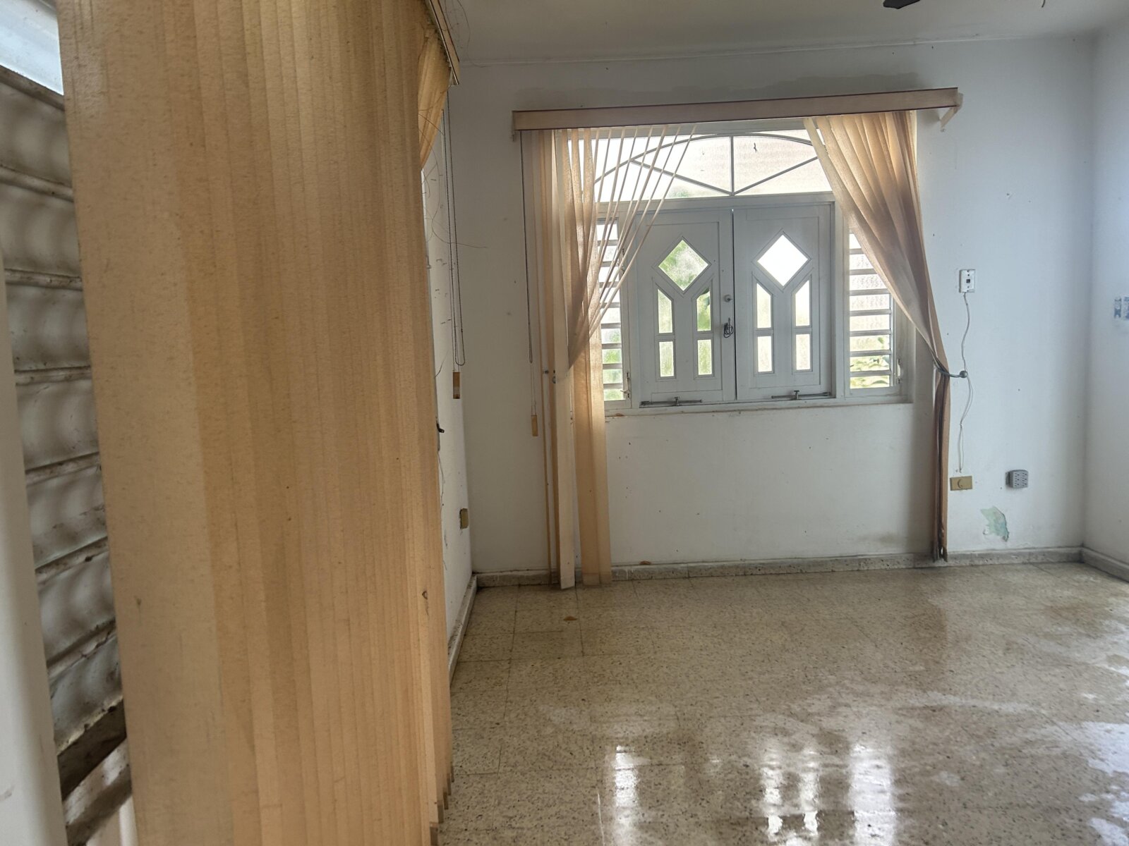 SALA (3)