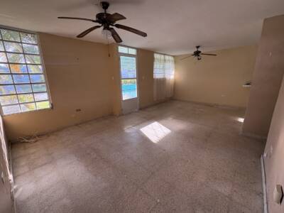 LIVING ROOM (2)