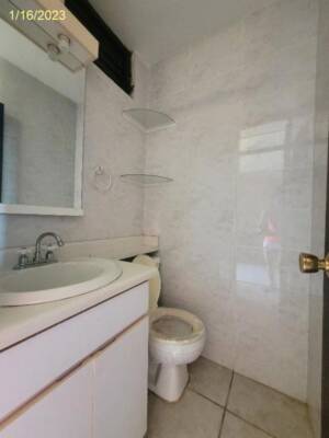 MEDIO BAÑO
